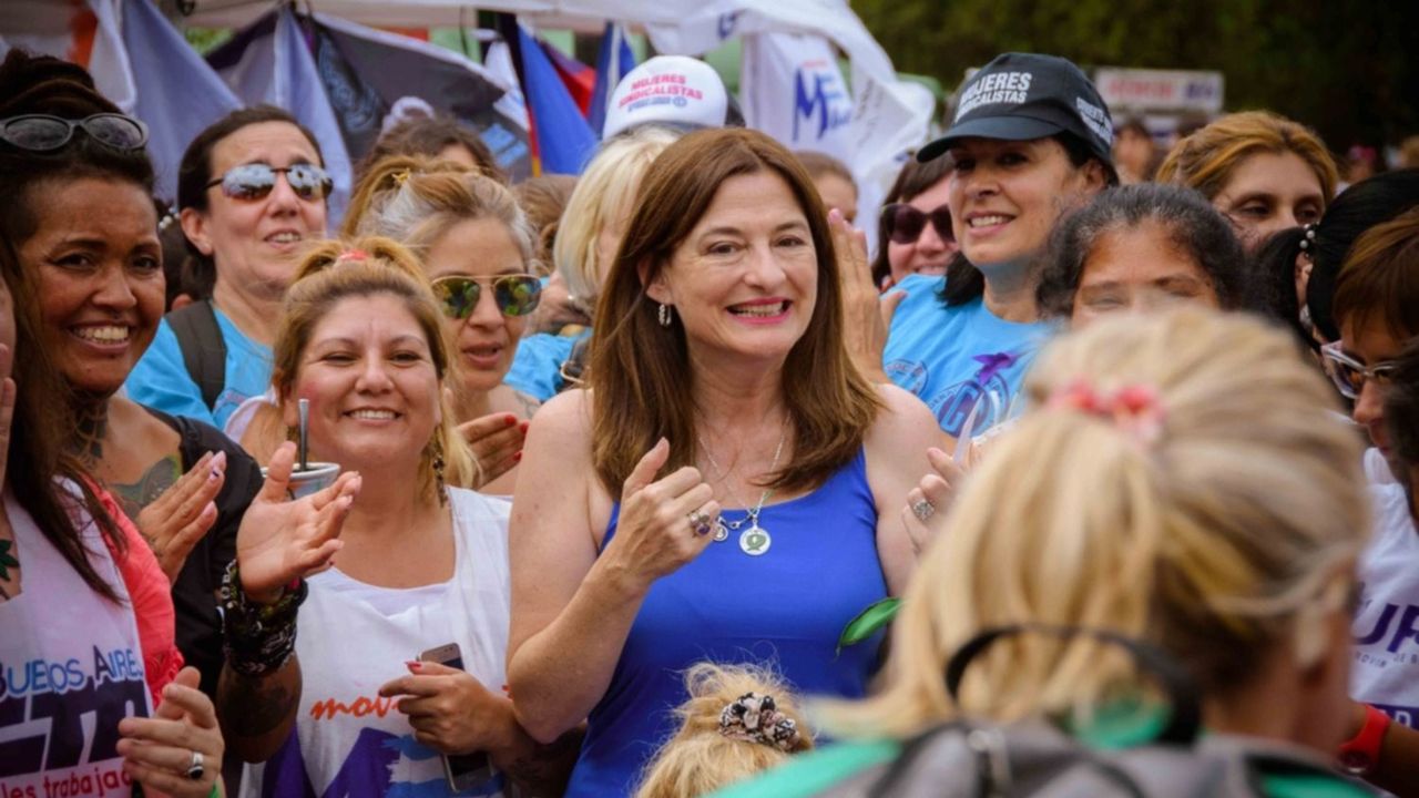 Al combate de la feminización de la pobreza