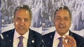 Daniel Scioli y la nieve artificial.
