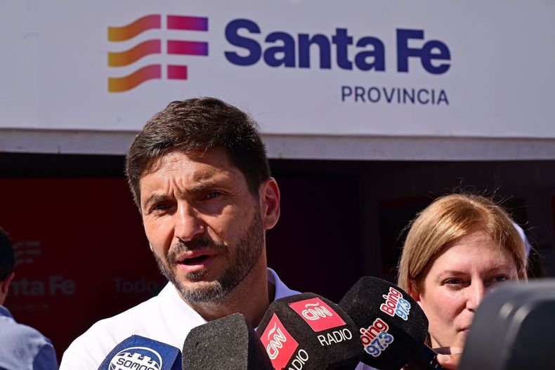 El gobernador Maximiliano Pullaro y la vice Gisela Scaglia.