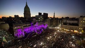 La marea feminista en su laberinto