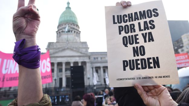 Marcha del Ni una menos frente al Congreso. Marcha del Ni una menos frente al Congreso.