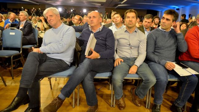 reunion de intendentes massistas en medio de la paritaria massa-cfk