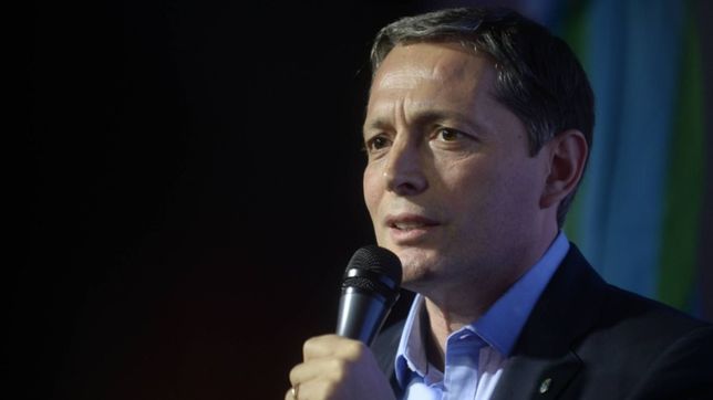 gray le canta las 40 al subcomandante maximo: yo me planto gray le canta las 40 al subcomandante maximo: yo me planto