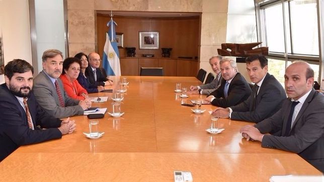malestar de los diplomaticos por el cambio en las jubilaciones
