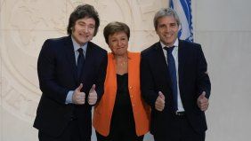 Javier Milei, Kristalina Georgieva y Toto Caputo.
