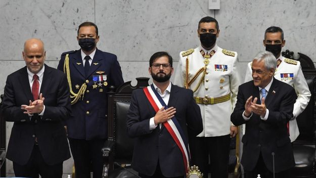 De la mano izquierda de Boric, Chile inauguró una nueva era histórica