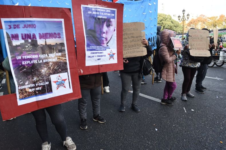 Ni una menos: marcha feminista frente al Congreso.