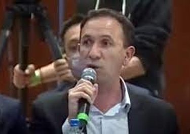 Quién es el intendente bonzo que le pegó a Kulfas para despegarse de Arcioni