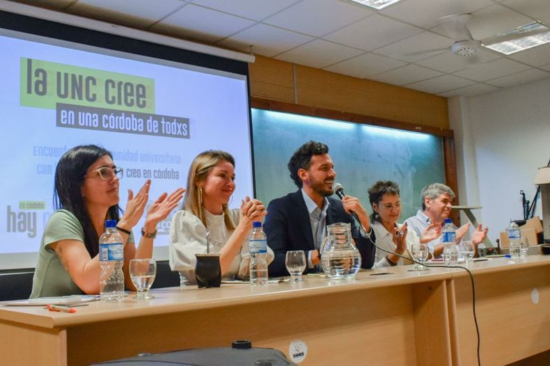 Constanza San Pedro, Gabriela Estévez, Federico Alesandri, Esther Galina y Francisco Tamarit en una actividad en la UNC.&nbsp;
