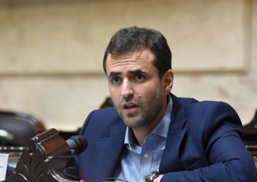 Emiliano Estrada representa a Salta en el bloque de Unión por la Patria en Diputados. 
