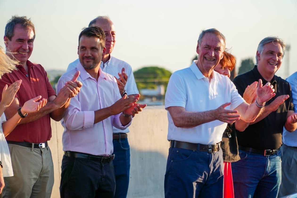 Marcos Torres junto a Juan Schiaretti y Martín Llaryora.