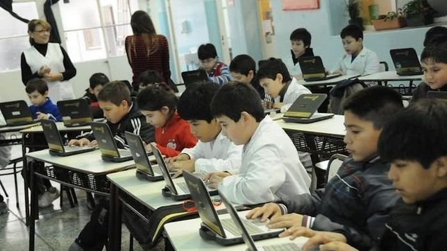 proponen concientizar sobre las redes sociales en las escuelas portenas