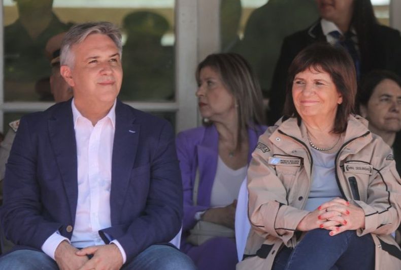 Martín Llaryora y Patricia Bullrich participaron de la instalación de la Prefectura Naval en el lago de Embalse. 