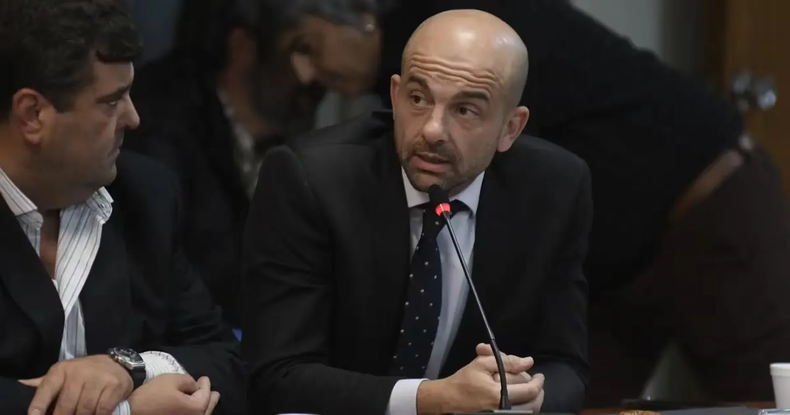 Toto Caputo ech a Franco Mogetta de la Secretara de Transporte