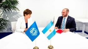 El Gobierno busca una ventaja con el Fondo tras la auditoría sobre Macri