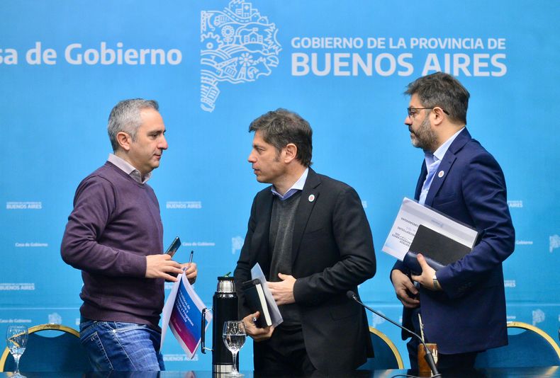 Andrés Larroque, Axel Kicillof y Carlos Bianco. Andrés Larroque, Axel Kicillof y Carlos Bianco.