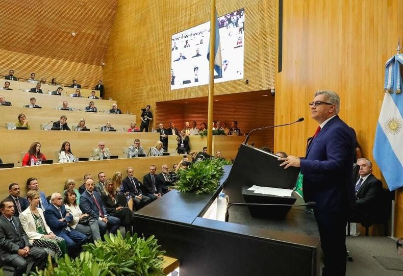 El gobernador Martín Llaryora habló durante una hora y media en la Legislatura. 