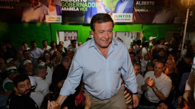 weretilneck convoca a la tropa y exhibe musculo ante su sucesora