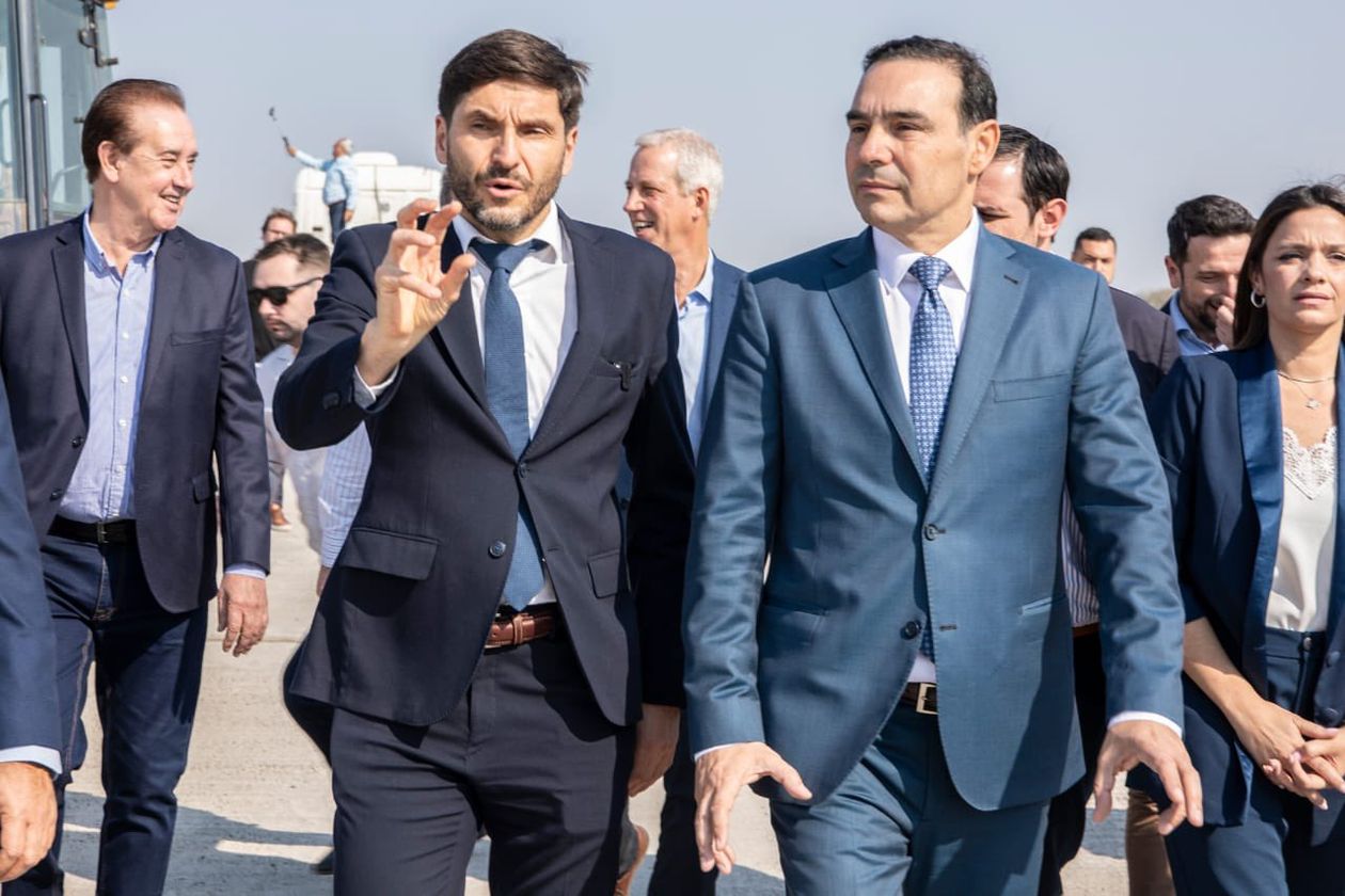 Maximiliano Pullaro y Gustavo Valdés, una sociedad de socorros mutuos que mueve la balanza de la UCR