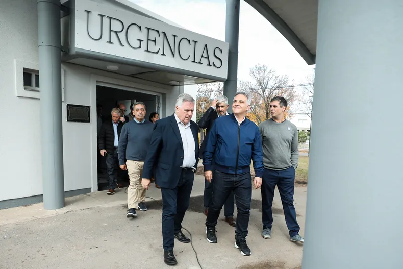 Martín Llaryora entregó fondos, ambulancias y equipamiento en el hospital regional de Marcos Juárez
