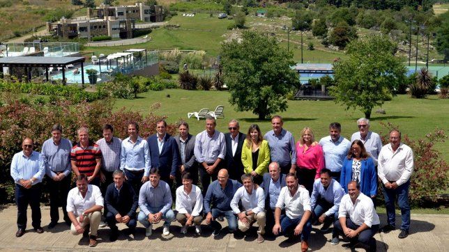 Intendentes radicales reunidos en Tandil.