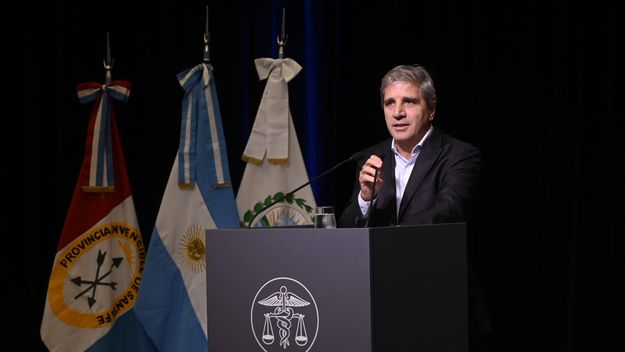 La crema del agro recibió a Toto Caputo: furor por los precios record y dudas por la velocidad de las reformas