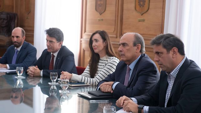 Victoria Villarruel, en una reunión con Guillermo Francos, al inicio de la gestión.&nbsp;