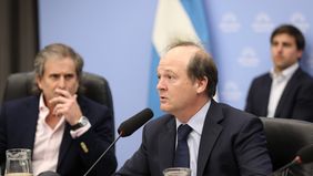 Daniel González, secretario de coordinación de energía y minería, durante la comisión de Presupuesto. 