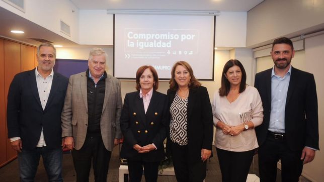 schiaretti envio a sus referentes del congreso en busca del apoyo del socialismo
