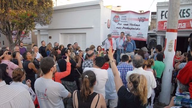 contener intendentes y afiliados: el desafio de la nueva ucr de rio negro