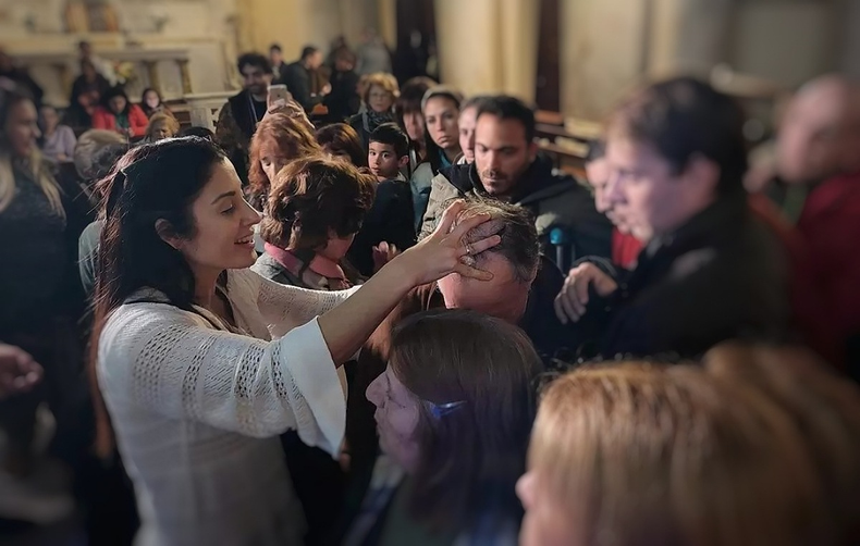 Leda Bergonzi, durante uno de los encuentros de oración de Soplo de Dios Viviente en Santa Fe.
