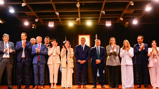 El gabinete de Rolando Figueroa.&nbsp;