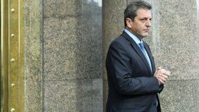 El dólar blue le empató a la inflación y calienta el lunes: ¿se viene el trade electoral?