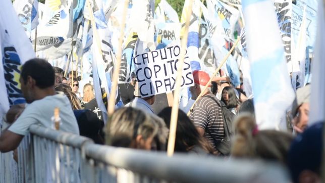 la previa de cfk: acceso vip con inflador al clamor