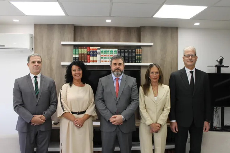 Ricardo Apcarián, Cecilia Criado, Sergio Ceci, Liliana Piccinini y Sergio Barotto. 