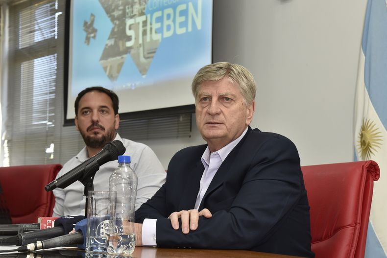 El gobernador de La Pampa Sergio Ziliotto y el intendente de la capital Santa Rosa, Luciano di Nápoli, repudiaron la avanzada libertaria sobre el subsidio al transporte.