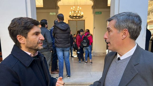 El gobernador Pullaro y el ministro de Economía Pablo Olivares.