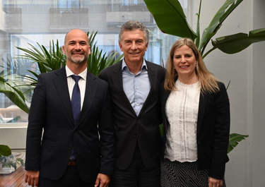 Mauricio Macri junto con las autoridades del PRO Río Negro en la sede nacional del partido, en septiembre.