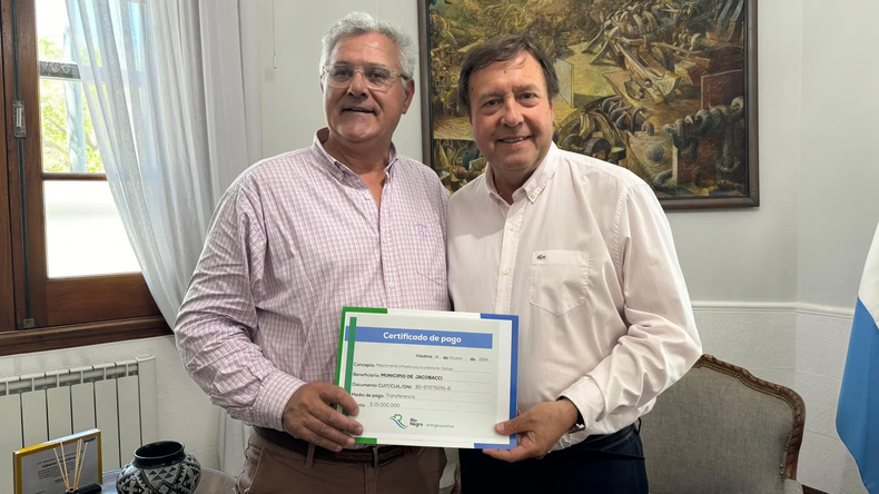 El intendente de Ingeniero Jacobacci, el periodista Jos&eacute; Mellado, y el gobernador de R&iacute;o Negro, Alberto Weretilneck.