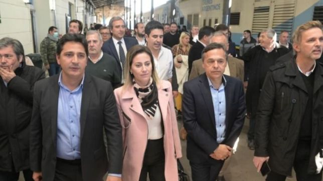 el massismo santafesino se entusiasma, pero no apura movimientos