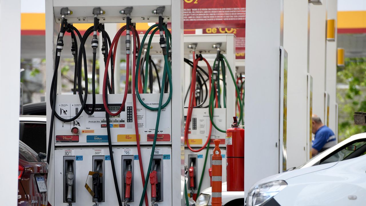 Estaciones de servicio con escasez de combustibles
