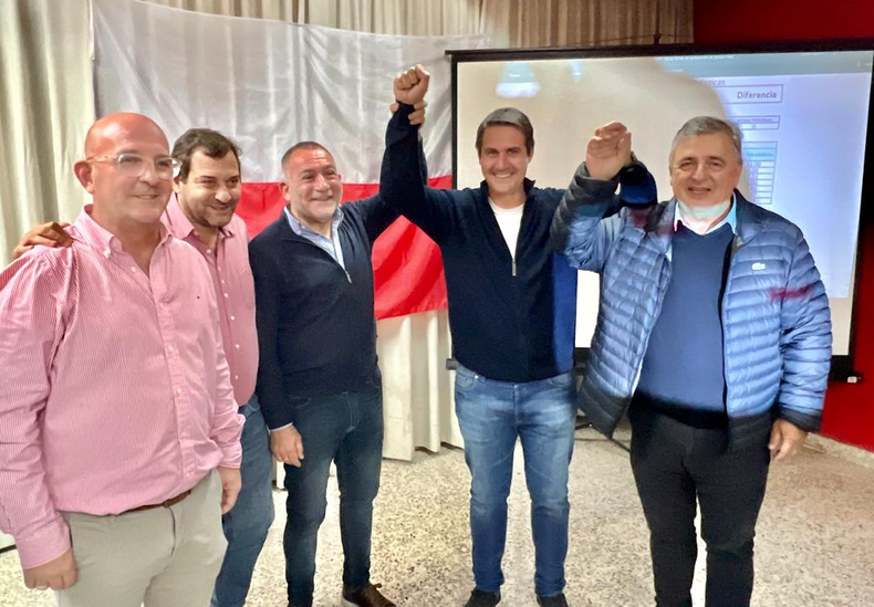 Marcos Carasso, Juan Jure, Luis Juez, Guillermo Cavigliasso y Mario Negri en los festejos electorales de General Cabrera