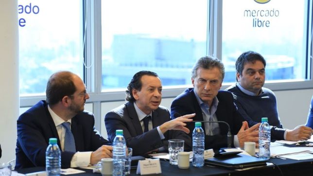 en modo ?no pasa nada, tranquilos?, macri dijo que trabaja ?a 20 anos?