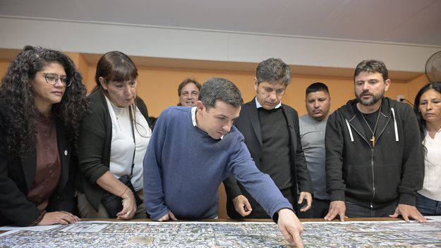 Axel Kicillof sumó una foto con Grabois a su álbum federal.