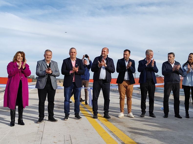 Con Perotti, en la inauguración del puente que une a Acebal y Pavón Arriba.