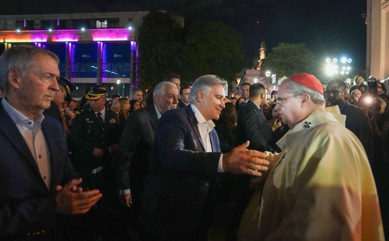 Juan Schiaretti, Martín Llaryora y Ángel Rossi en la Catedral de Córdoba