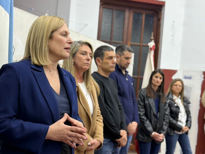 La vicegobernadora Gisela Scaglia en su visita al comité de la UCR en Rosario.