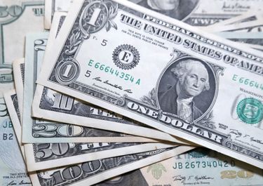 El dólar blue sigue en alza y marca un nuevo récord a $238
