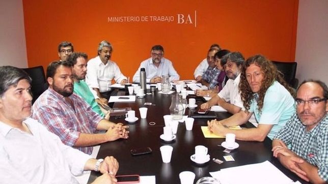 villegas advirtio a los estatales que el gobierno ?tiene derecho a descontar los dias?