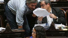 ley omnibus: kirchner hablo con el bloque de llaryora para bloquear los articulos